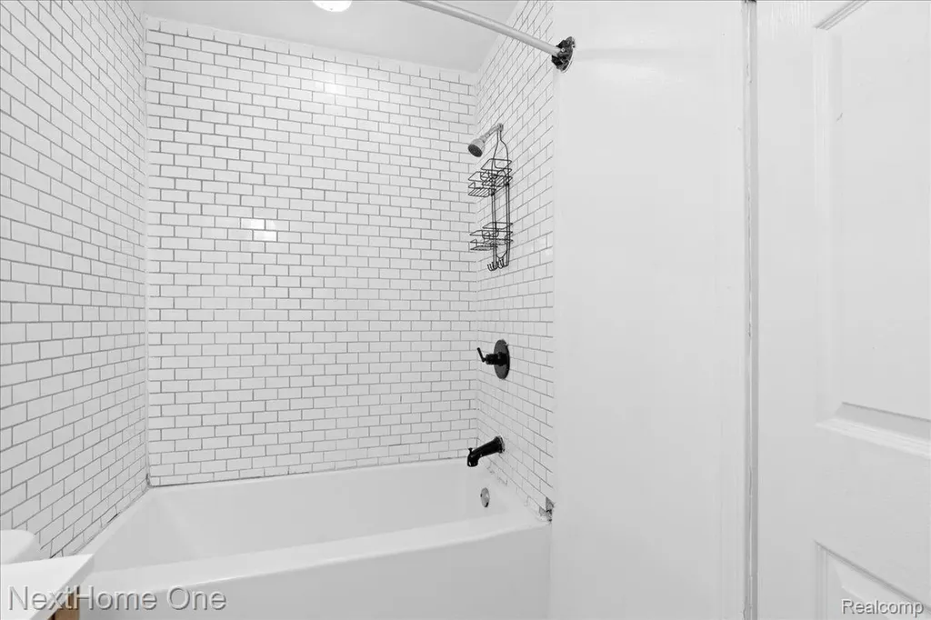 1763 Henbert Road West Bloomfield Charter Township MI 48324