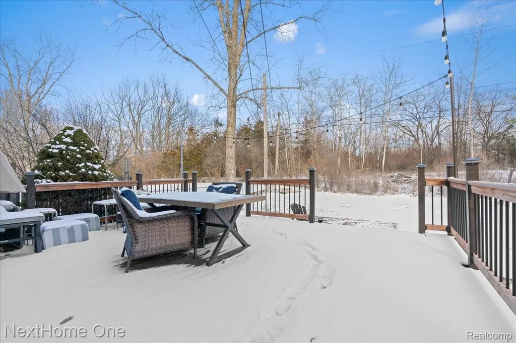 1763 Henbert Road West Bloomfield Charter Township MI 48324