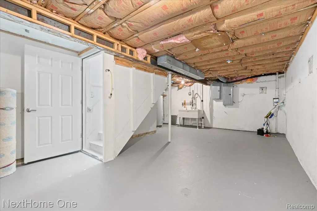 1763 Henbert Road West Bloomfield Charter Township MI 48324