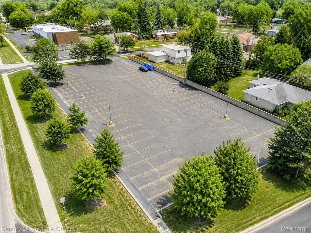 26026 Southfield Road Lathrup Village City MI 48076