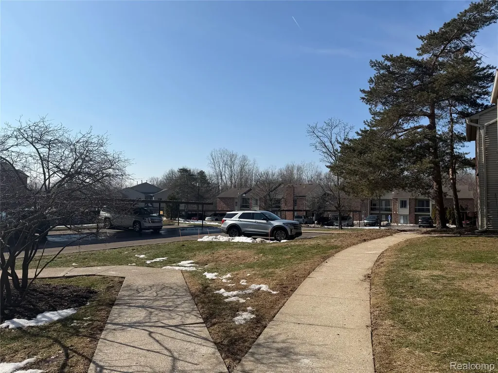 22140 Indian Creek Drive Farmington Hills City MI 48335