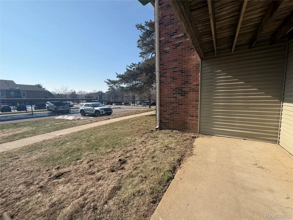 22140 Indian Creek Drive Farmington Hills City MI 48335
