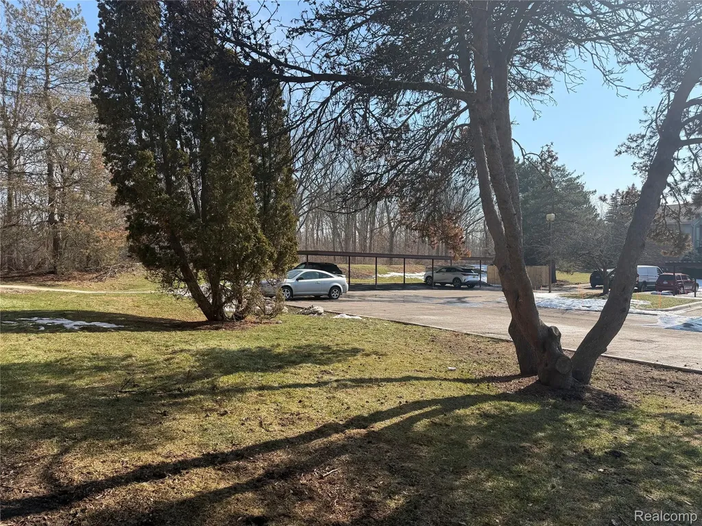 22140 Indian Creek Drive Farmington Hills City MI 48335