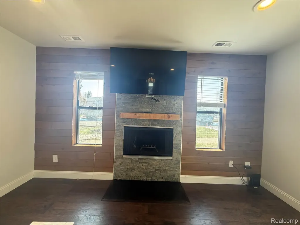 22140 Indian Creek Drive Farmington Hills City MI 48335