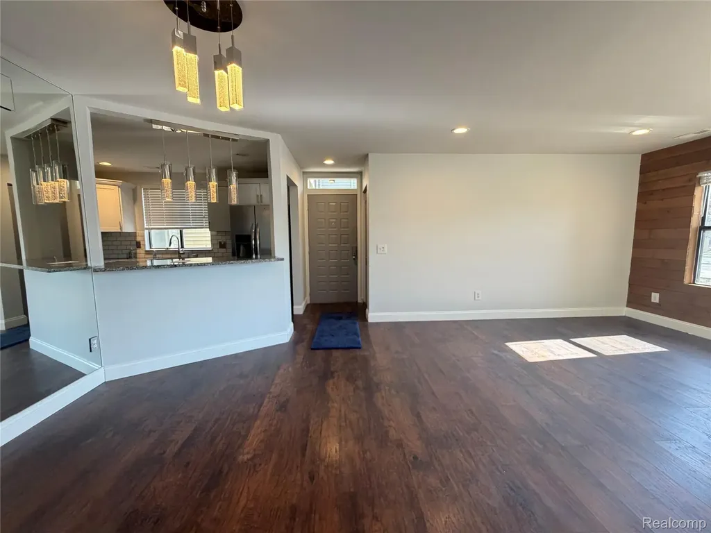 22140 Indian Creek Drive Farmington Hills City MI 48335