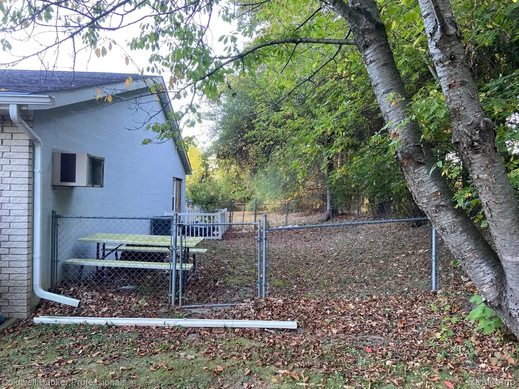 1284 Turrill Road Lapeer Township MI 48446