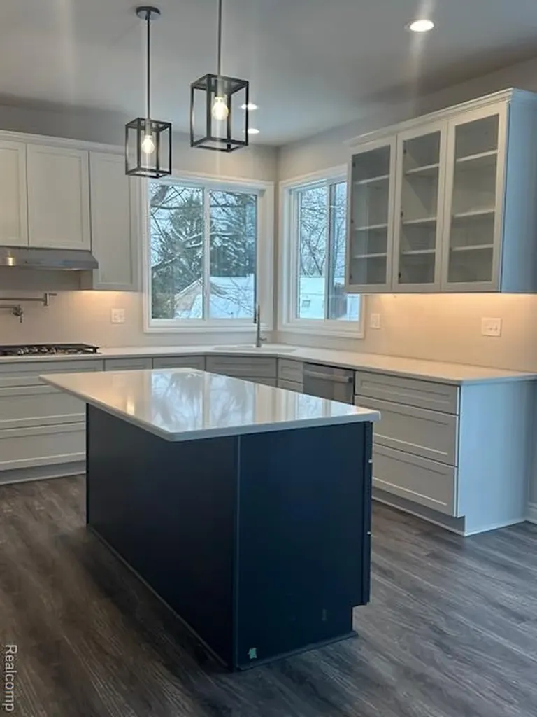 28341 Alycekay Street Farmington Hills City MI 48334