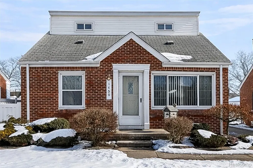 1459 22nd Street Wyandotte City MI 48192