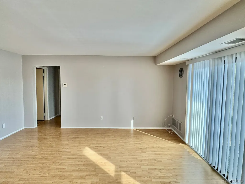 30515 Fourteen Mile Farmington Hills City MI 48334