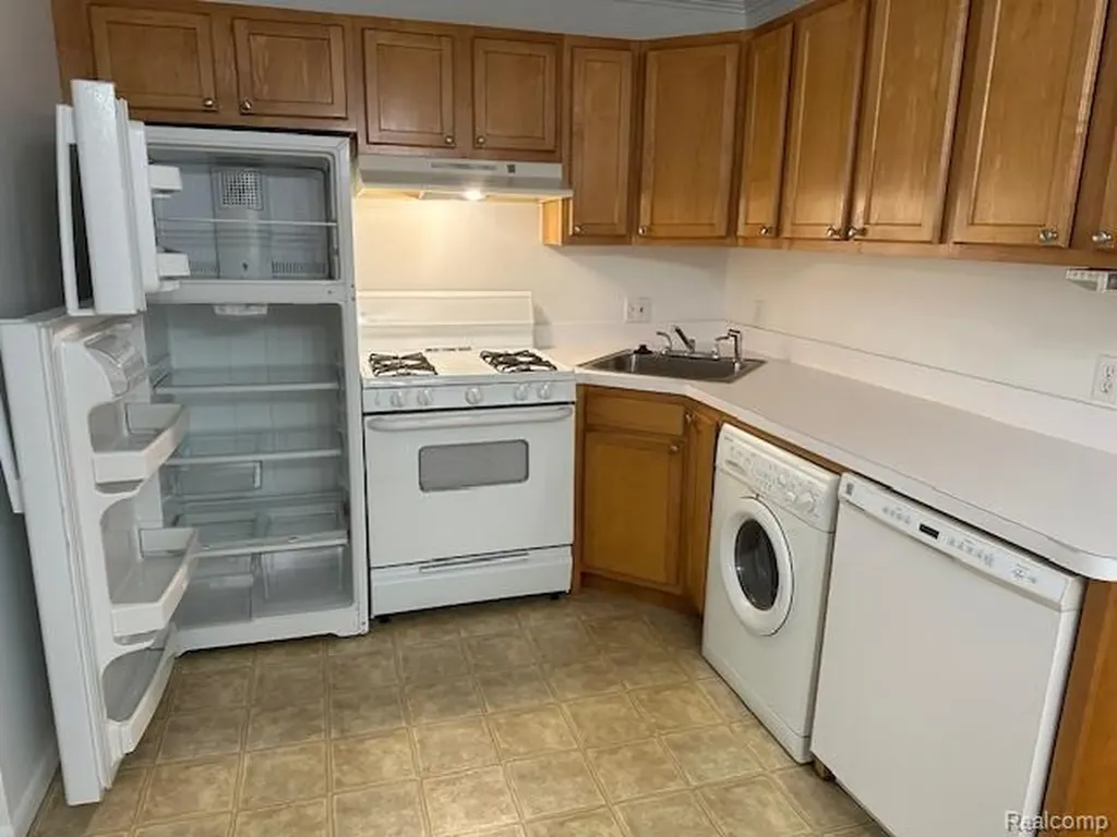 11410 Canal Road Sterling Heights City MI 48314