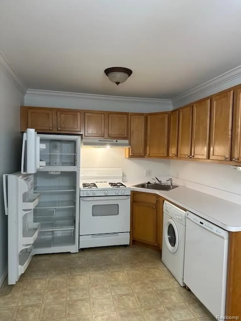 11410 Canal Road Sterling Heights City MI 48314