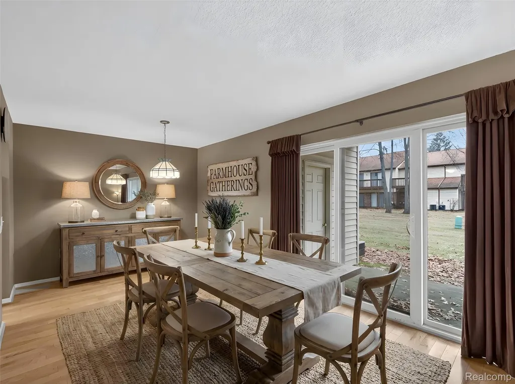35652 Castlewood Court Westland City MI 48185