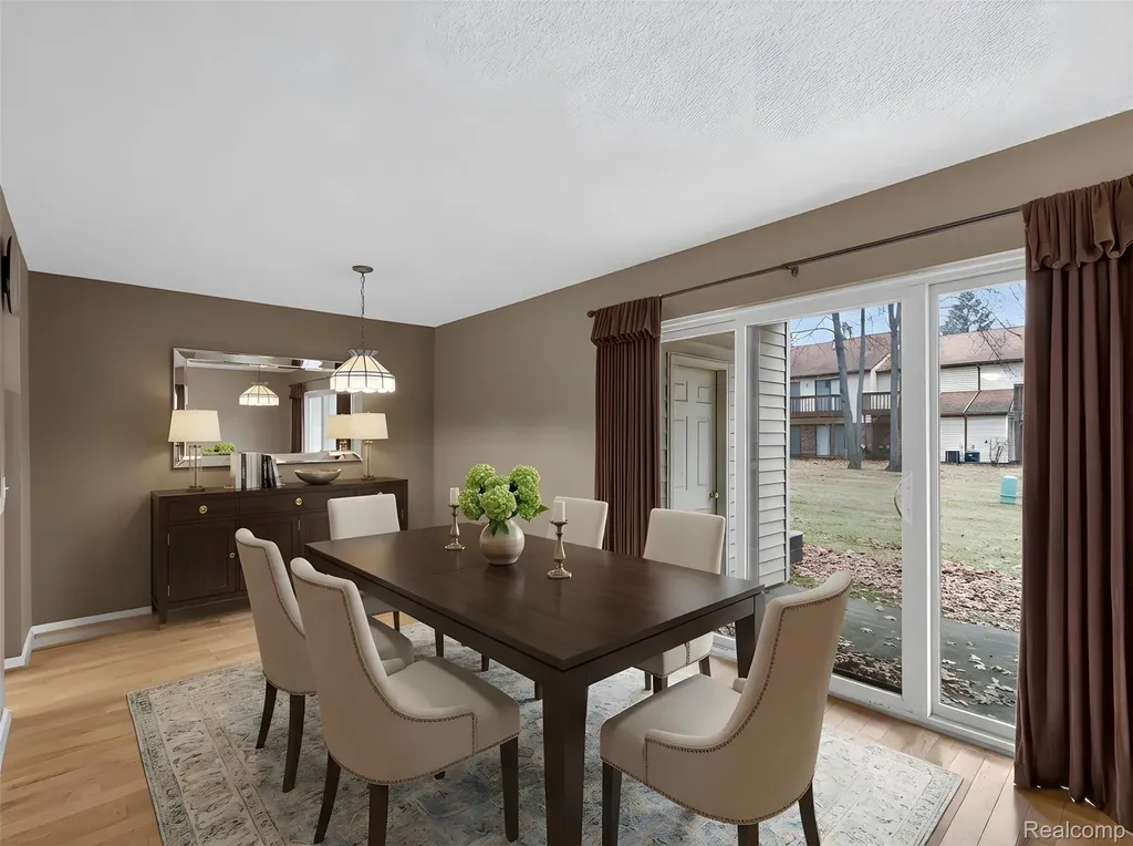 35652 Castlewood Court Westland City MI 48185