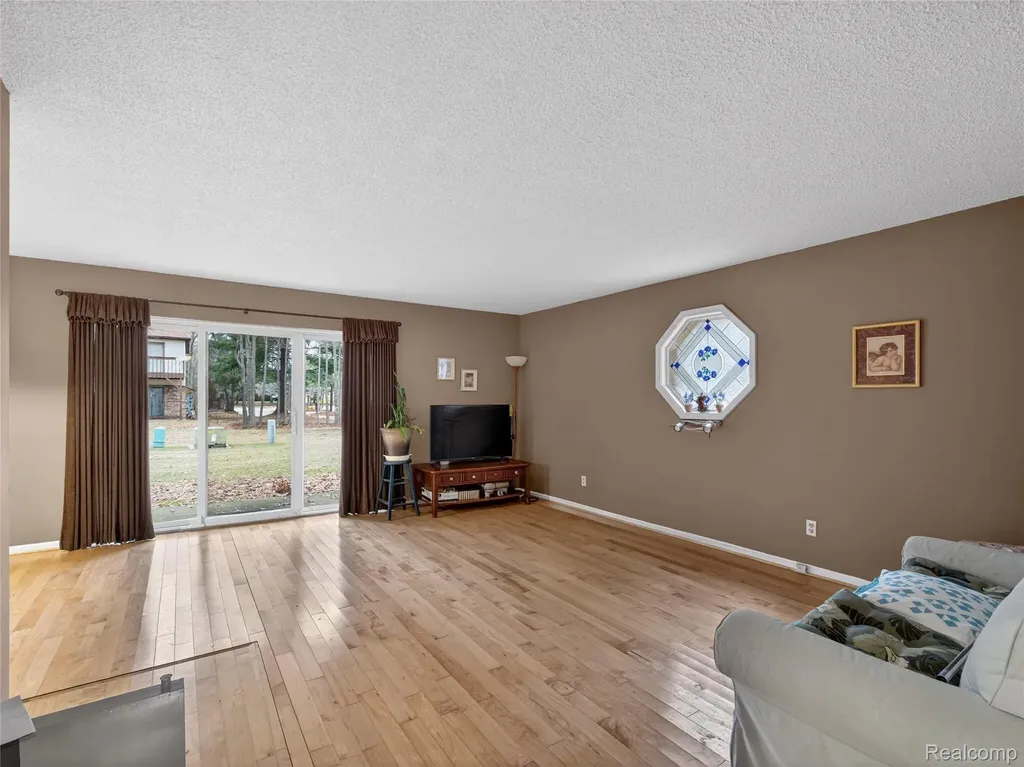 35652 Castlewood Court Westland City MI 48185