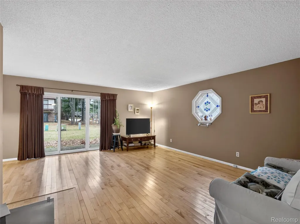 35652 Castlewood Court Westland City MI 48185