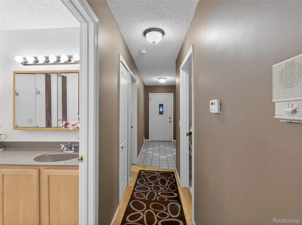 35652 Castlewood Court Westland City MI 48185