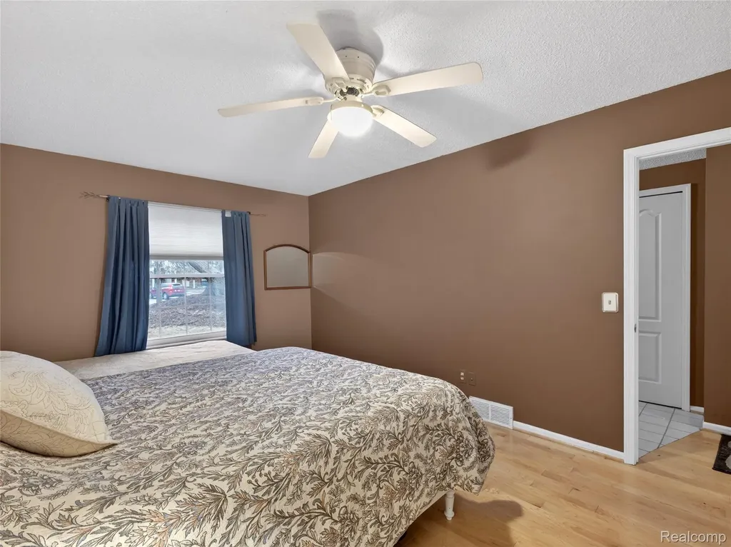 35652 Castlewood Court Westland City MI 48185