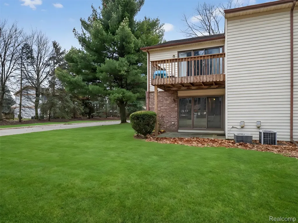 35652 Castlewood Court Westland City MI 48185