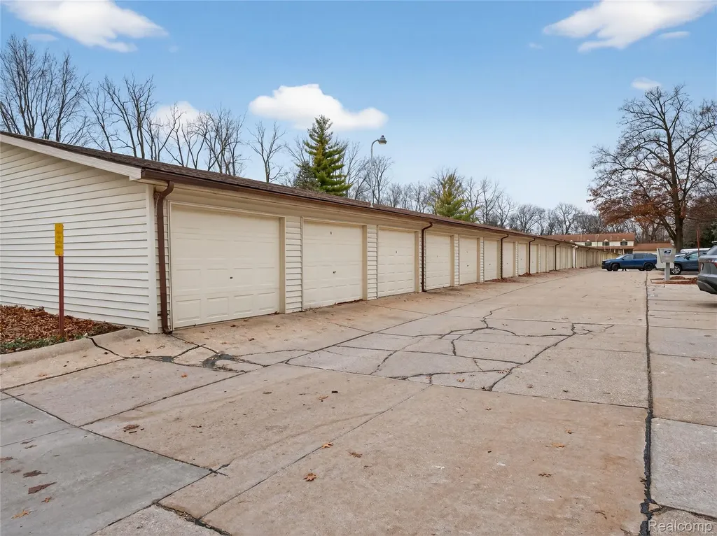 35652 Castlewood Court Westland City MI 48185