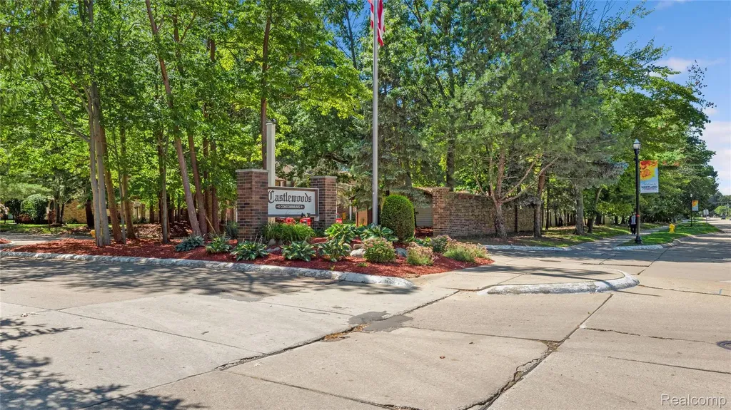 35652 Castlewood Court Westland City MI 48185