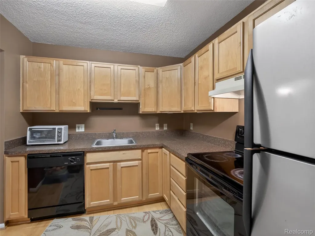 35652 Castlewood Court Westland City MI 48185