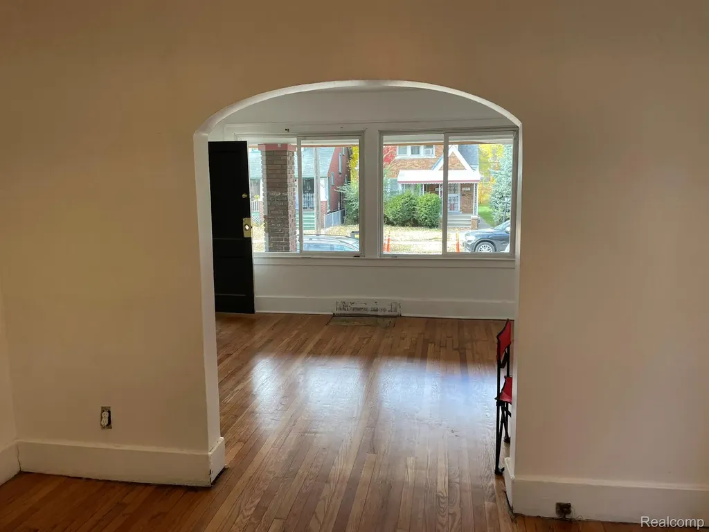 16846 Santa Rosa Drive Detroit City MI 48221