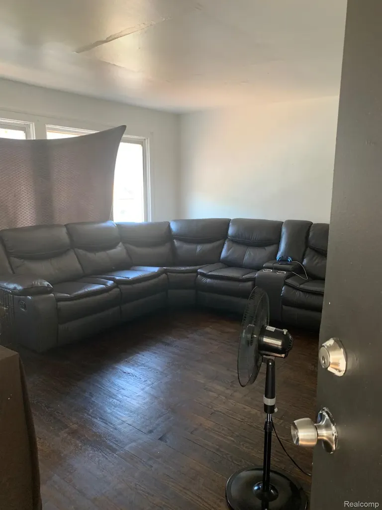 16846 Santa Rosa Drive Detroit City MI 48221