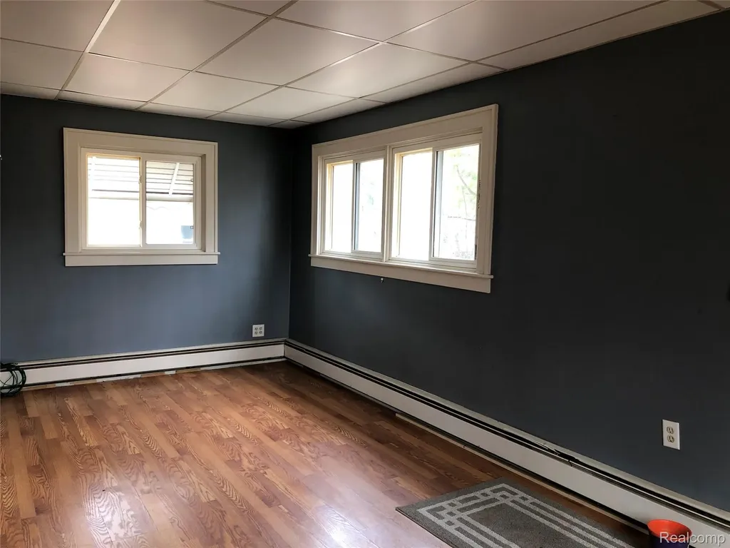 2005 Fairfield Avenue Wixom City MI 48393
