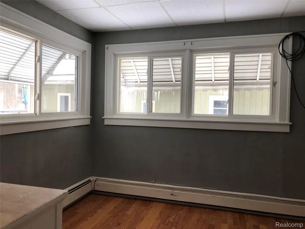 2005 Fairfield Avenue Wixom City MI 48393