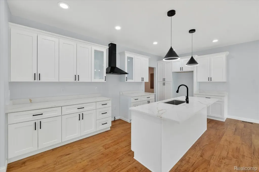 37235 Jefferson Avenue Harrison Charter Township MI 48045