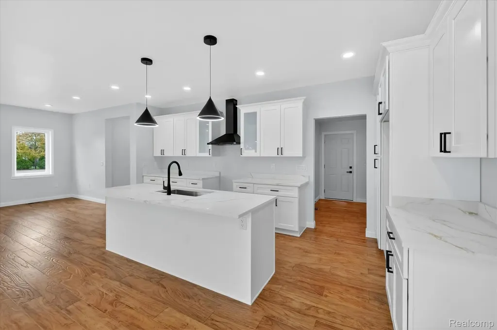 37235 Jefferson Avenue Harrison Charter Township MI 48045