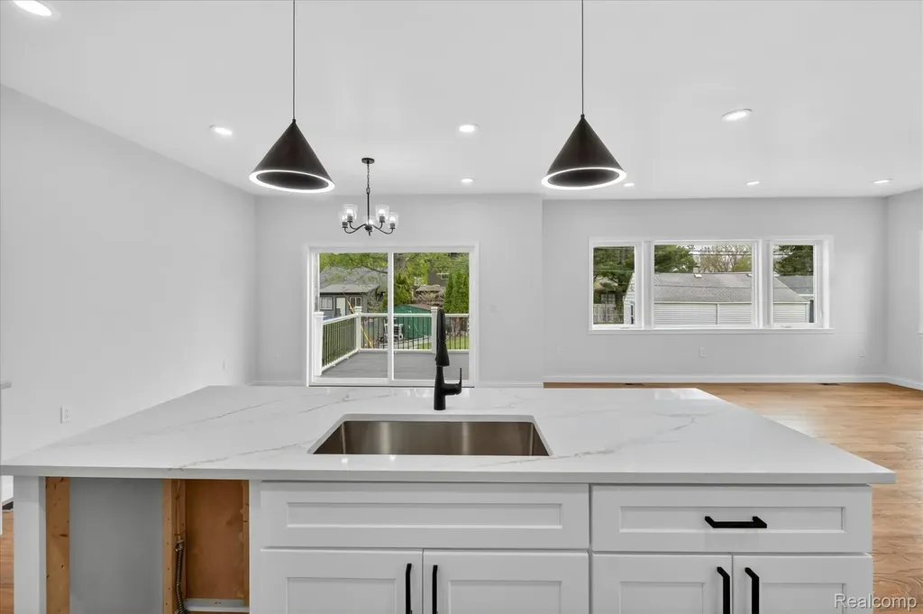 37235 Jefferson Avenue Harrison Charter Township MI 48045