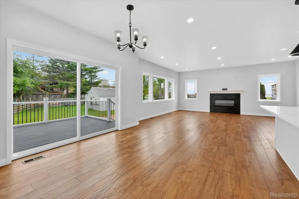 37235 Jefferson Avenue Harrison Charter Township MI 48045