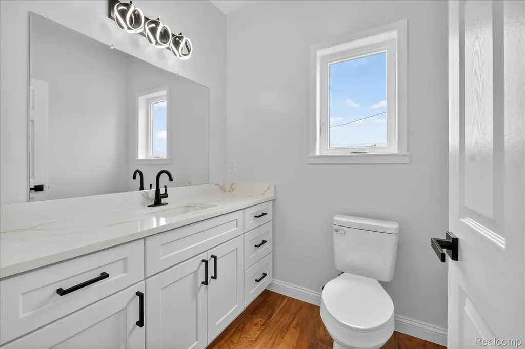 37235 Jefferson Avenue Harrison Charter Township MI 48045