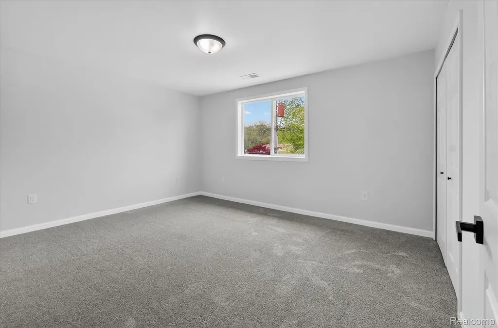 37235 Jefferson Avenue Harrison Charter Township MI 48045