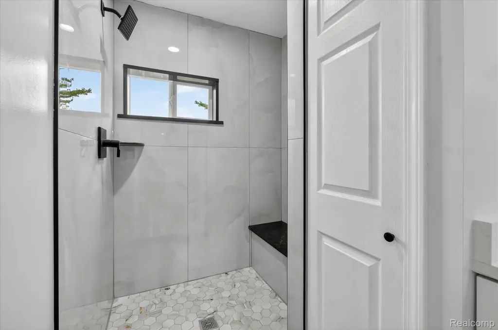 37235 Jefferson Avenue Harrison Charter Township MI 48045