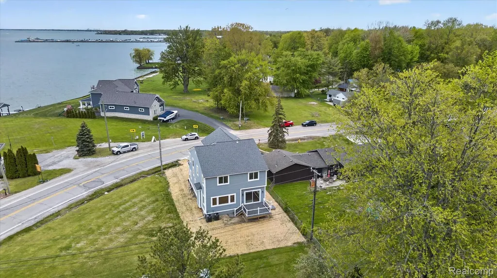 37235 Jefferson Avenue Harrison Charter Township MI 48045