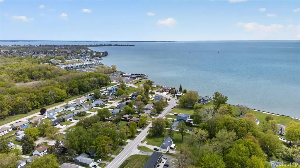 37235 Jefferson Avenue Harrison Charter Township MI 48045