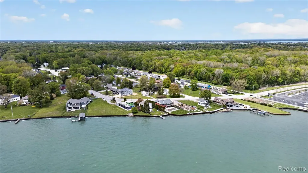 37235 Jefferson Avenue Harrison Charter Township MI 48045