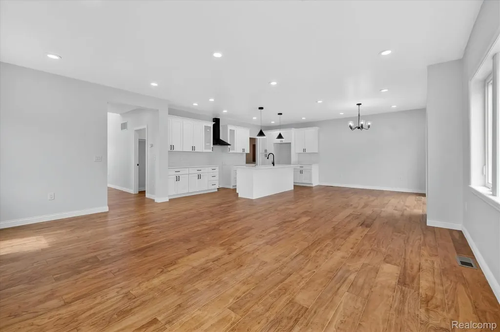 37235 Jefferson Avenue Harrison Charter Township MI 48045