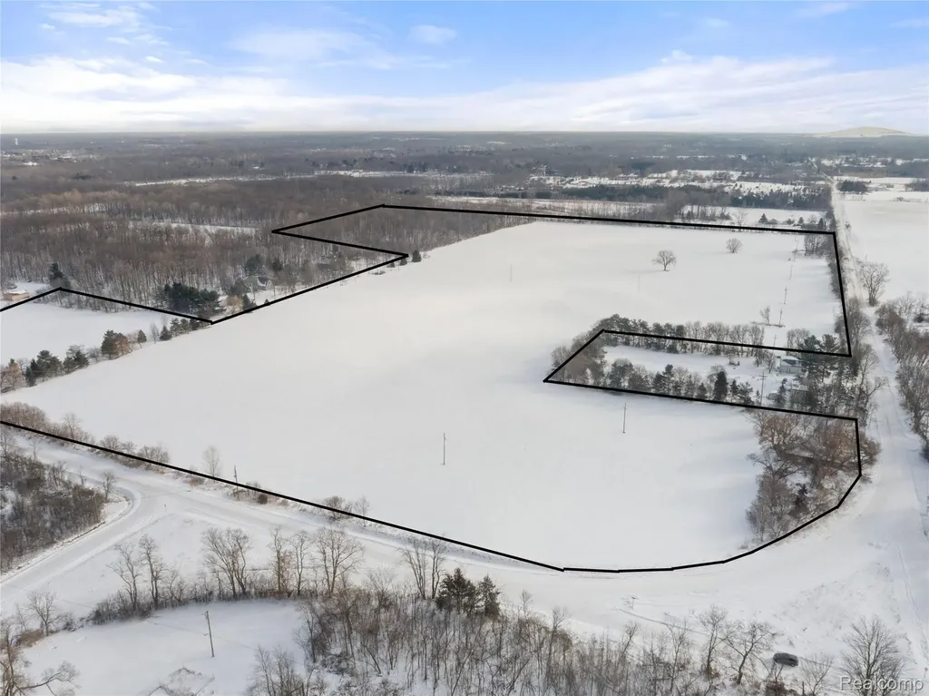 Bre A00 Six Mile Road Salem Township MI 48168