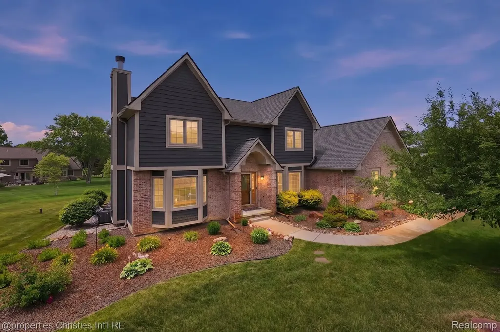 921 Kyle Court White Lake Charter Township MI 48383