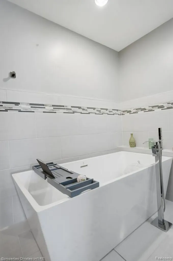 921 Kyle Court White Lake Charter Township MI 48383