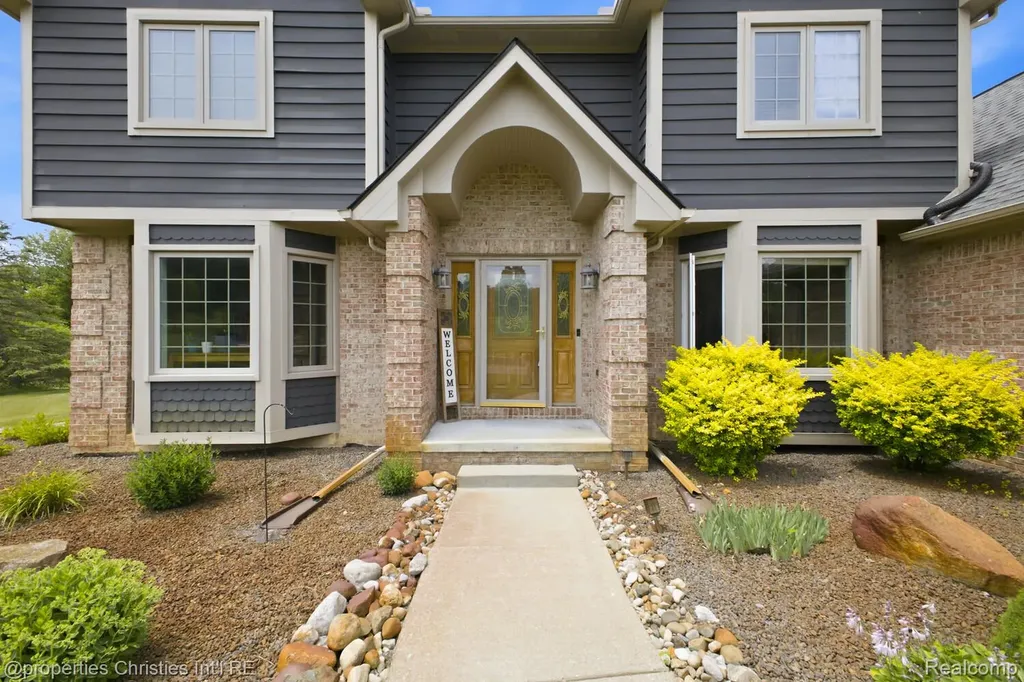 921 Kyle Court White Lake Charter Township MI 48383
