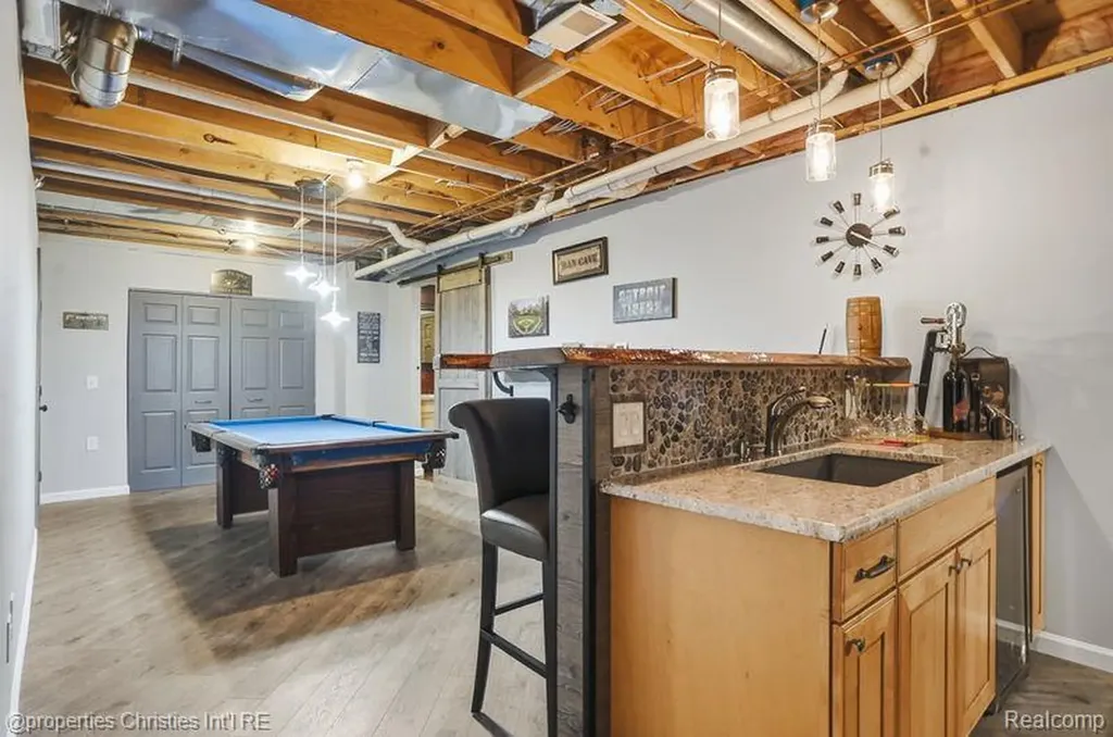 921 Kyle Court White Lake Charter Township MI 48383