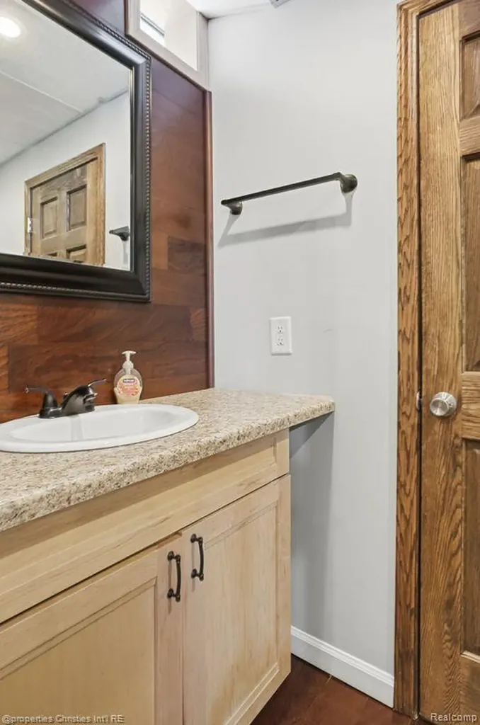 921 Kyle Court White Lake Charter Township MI 48383