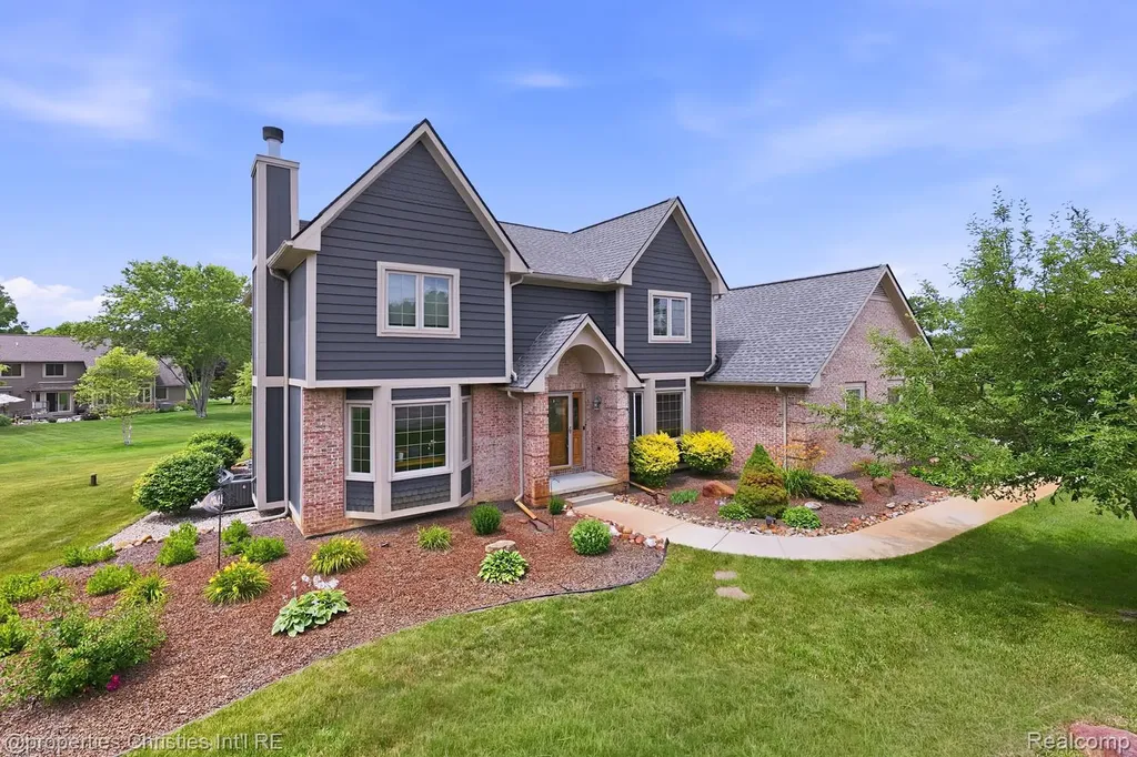 921 Kyle Court White Lake Charter Township MI 48383