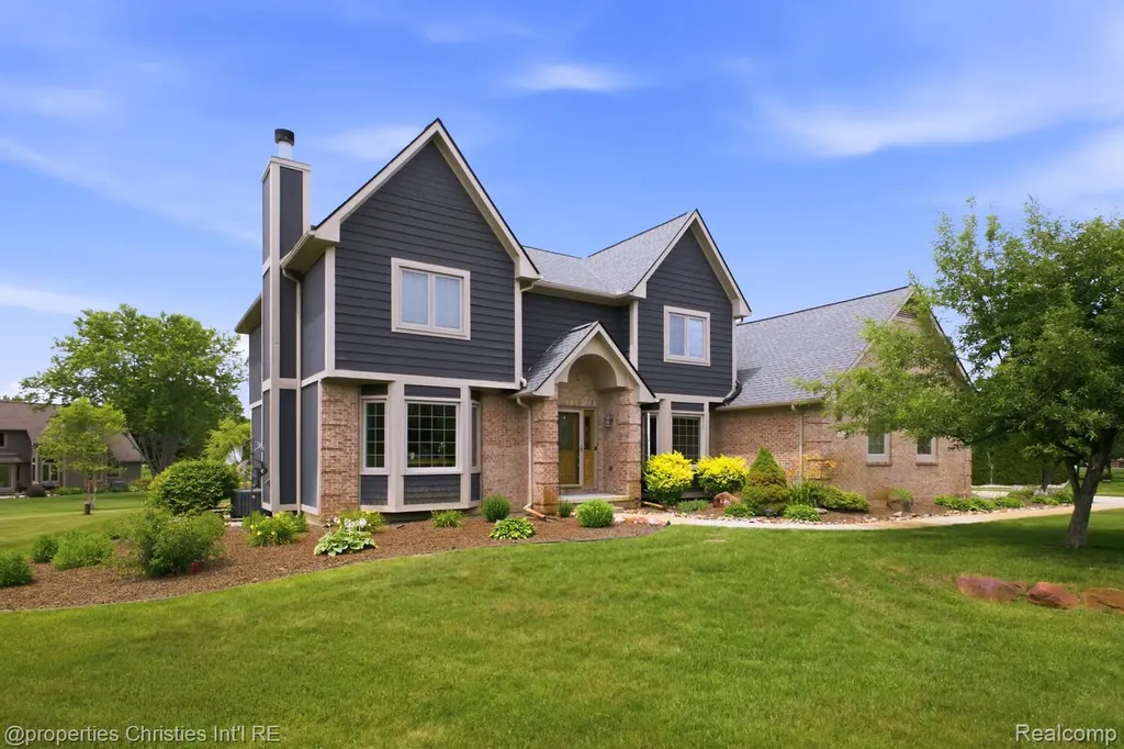 921 Kyle Court White Lake Charter Township MI 48383