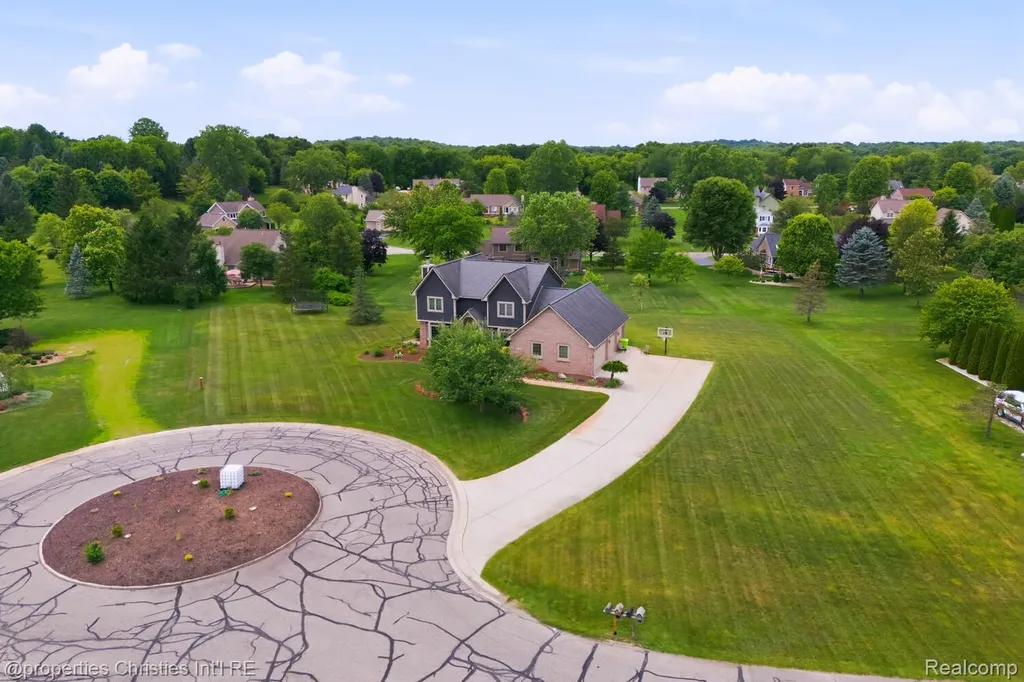 921 Kyle Court White Lake Charter Township MI 48383