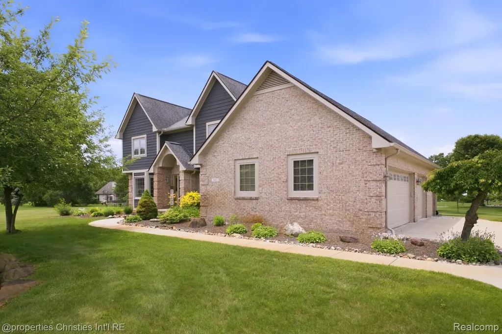 921 Kyle Court White Lake Charter Township MI 48383